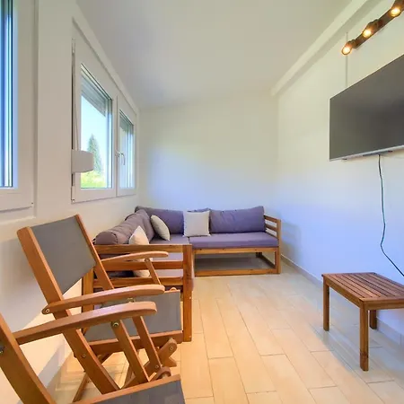 Seascape Apartment *